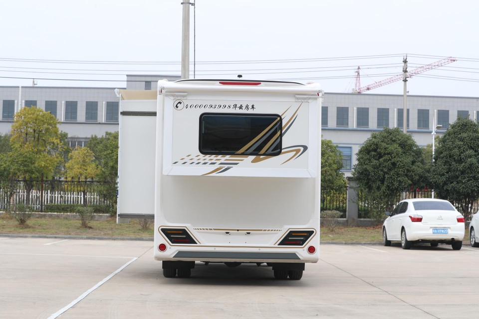 2020款华云k308豪华版依维柯c型大额头双拓展房车闪亮登场
