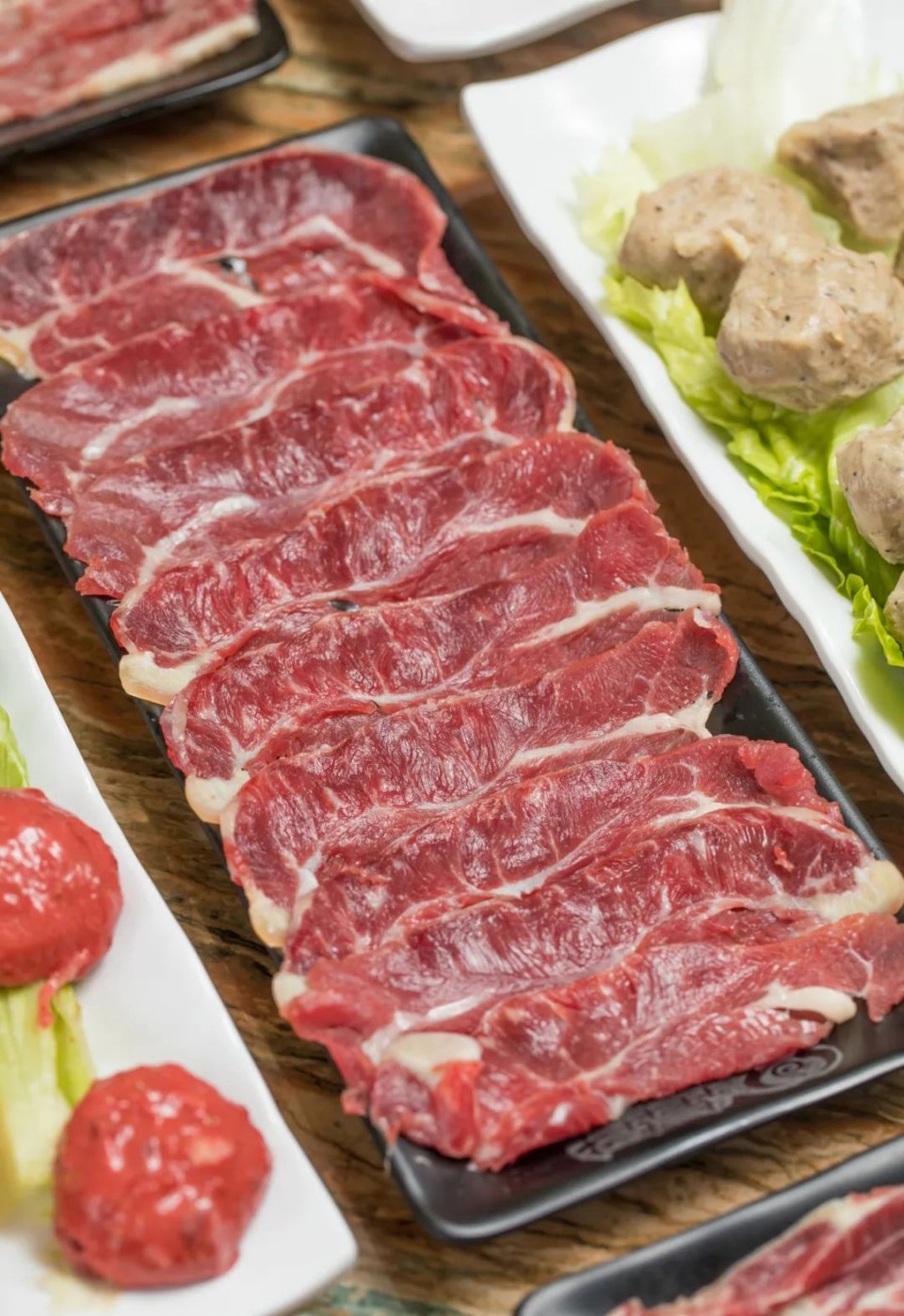 雪花柔嫩带着油脂香,但却不觉油腻腻,口感比嫩肉更鲜嫩,仔细嚼就能尝