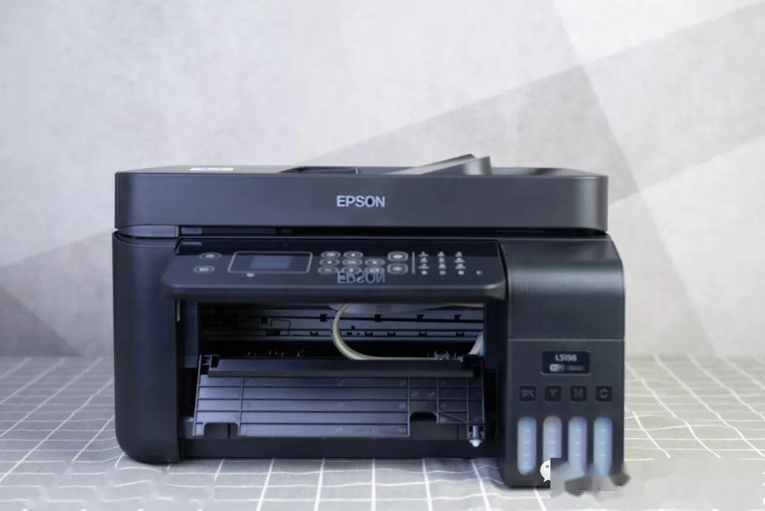 拥有一台既能给孩子打作业 又能办公的打印机是什么体验?_爱普生