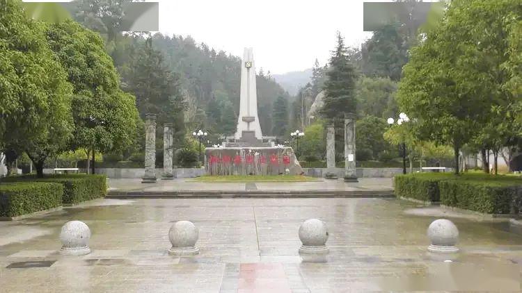 在中国革命中,铜鼓有18000名英烈英勇牺牲,其中登记在册有名有姓的