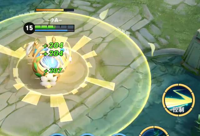 游戏中谁才是回血最强的英雄?蔡文姬不行,曹操一般,而他瞬间回满