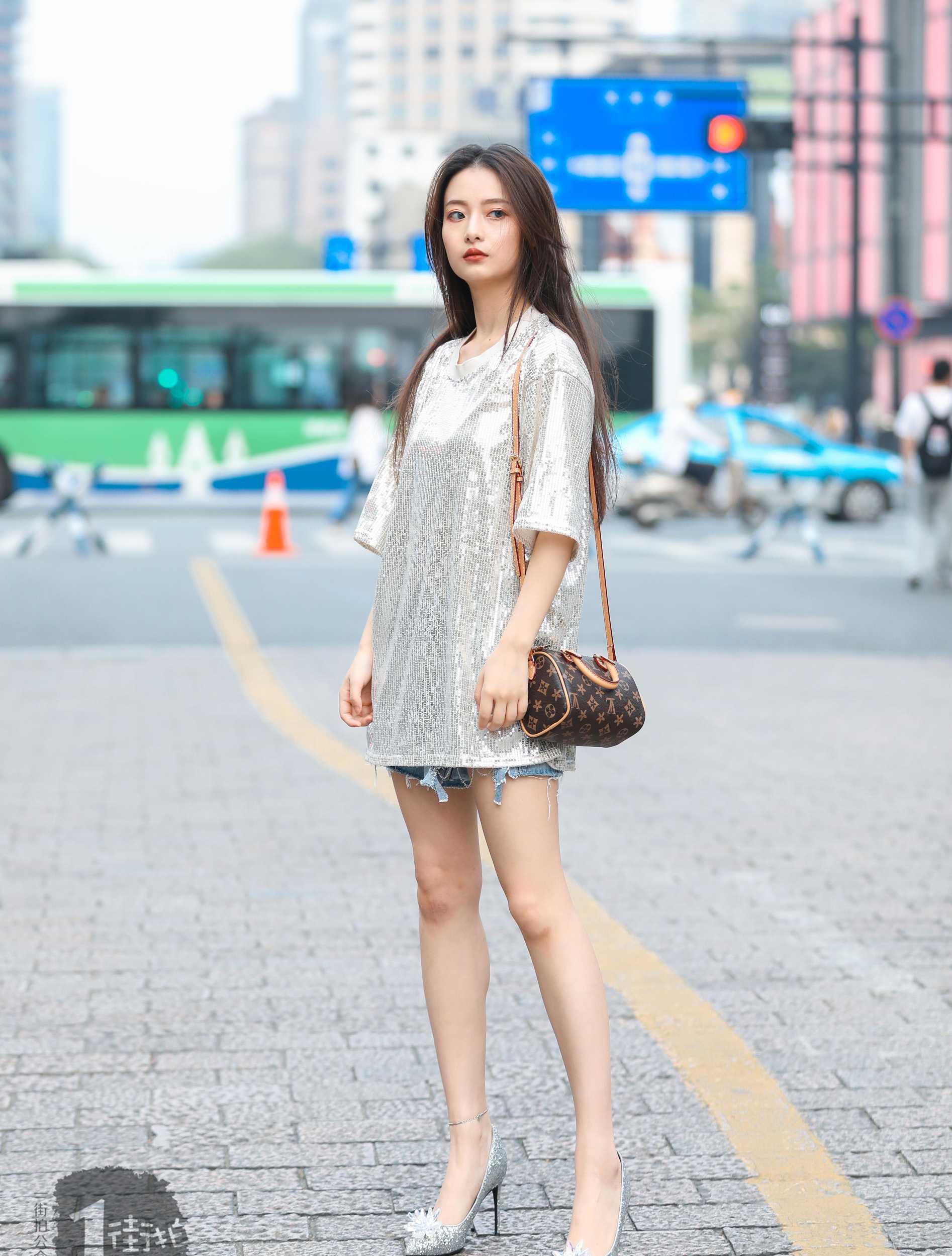 原创超短裤美女齐上阵清凉又减龄这种骨感美也太撩人了吧