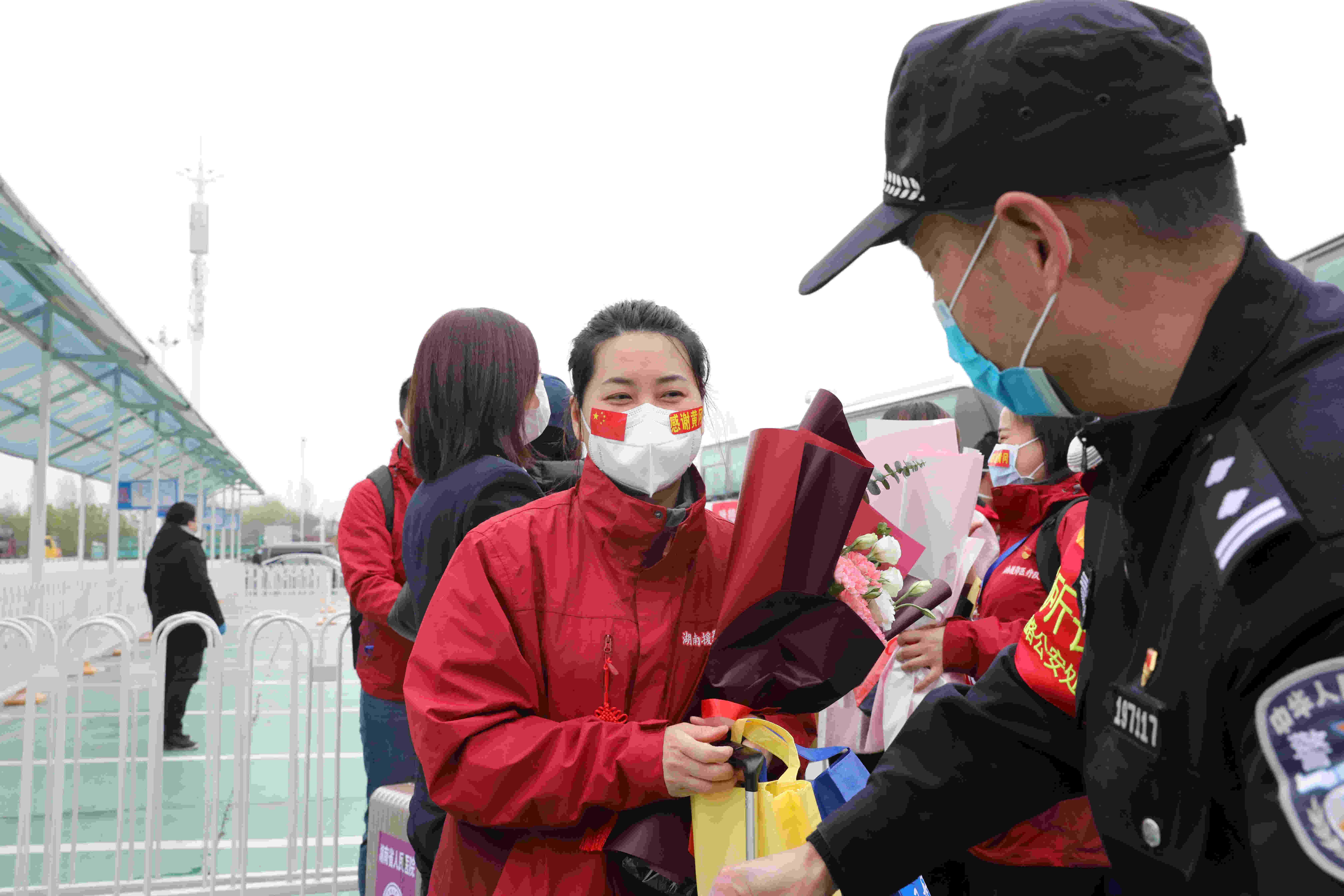 湖北黄冈湖南最后一批援鄂医疗队今日返程