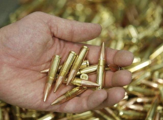 ak47射程800米,我站在801米处,能不能看到子弹掉在眼前?_突击步枪