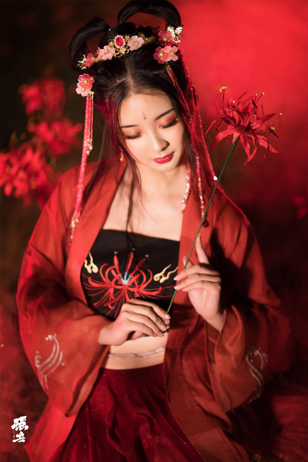 原创彼岸花拟人