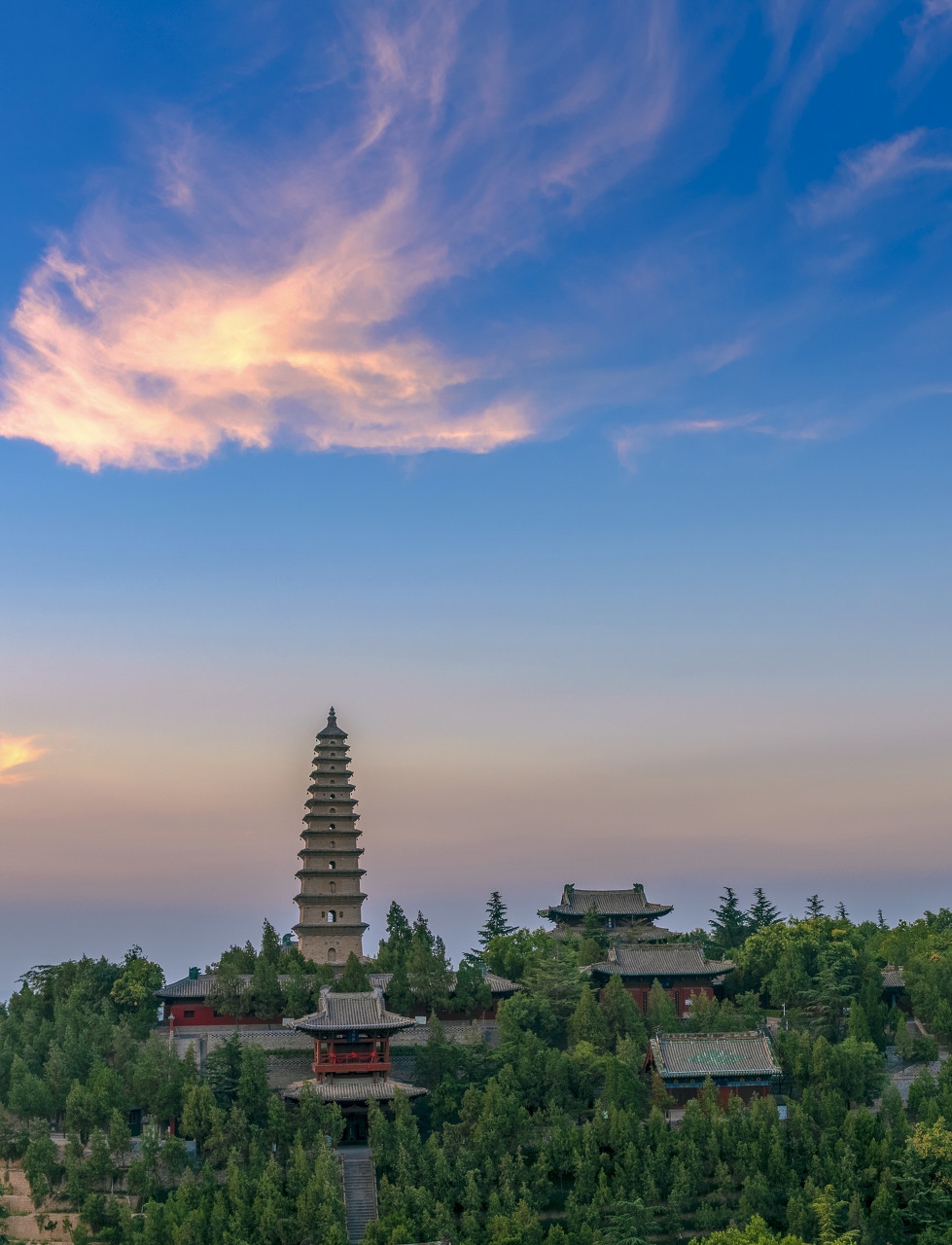 普救寺始建于唐武则天时期,因《西厢记》得名