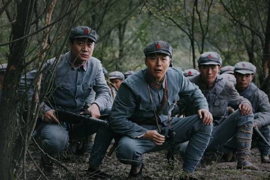 原创精选 红军长征途中的英雄人物,杨成武给他当过副手,夸他有大将