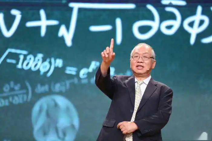 丘成桐——《开讲啦》演讲学不好数学