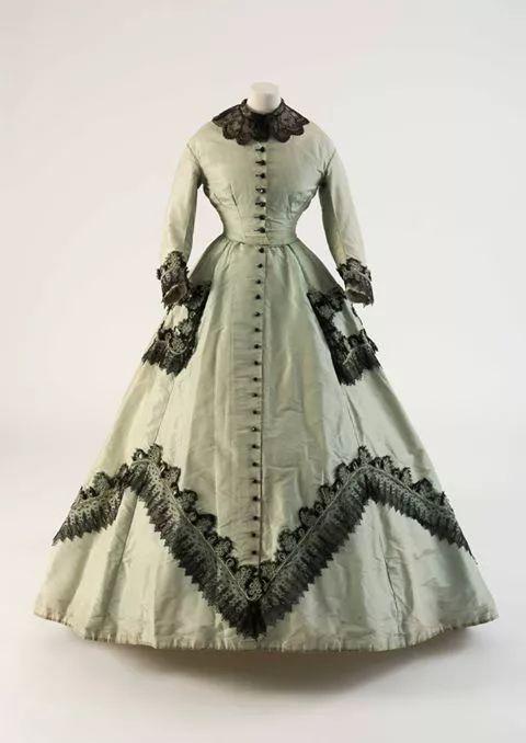 法国17世纪开始生产的经典蕾丝,chantilly lace 尚蒂伊蕾丝