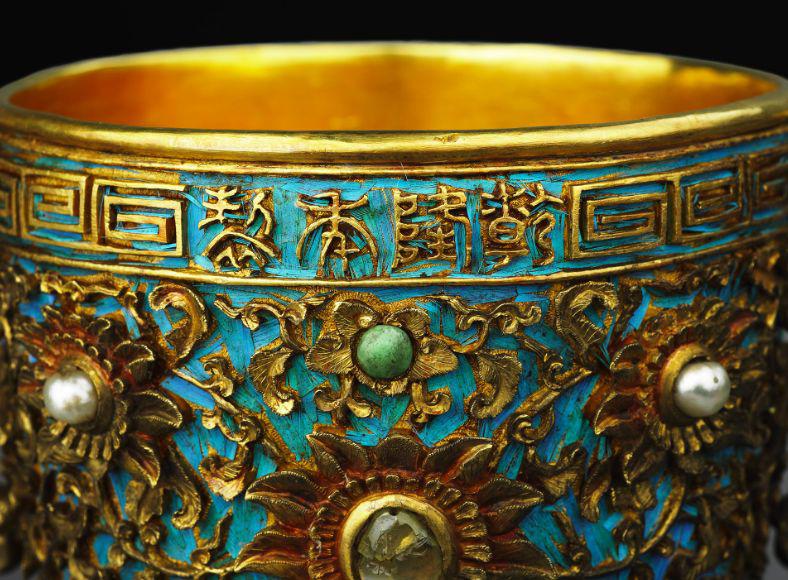 希望乾隆的四件金瓯永固杯早日聚首