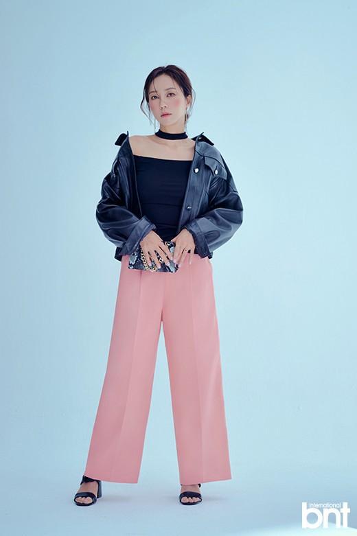 韩国女艺人赵美玲最新杂志写真曝光