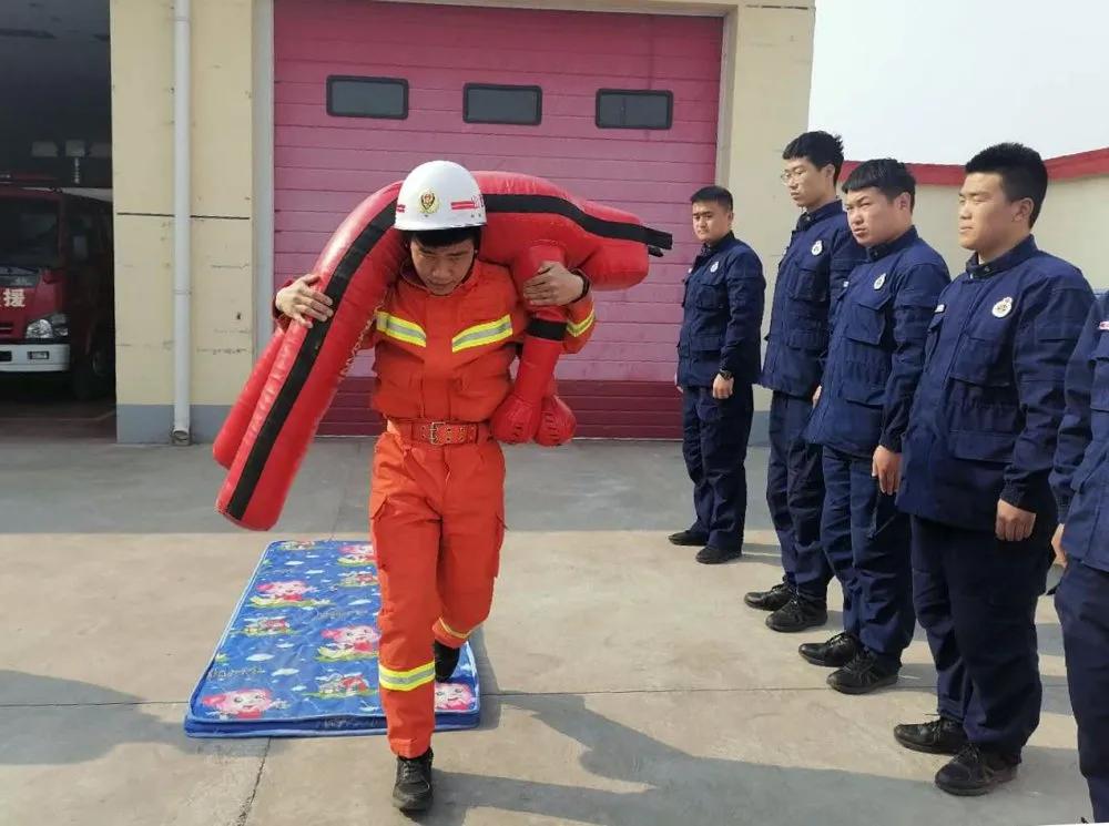 长治消防:大显身手,看消防员花样练体能!_训练