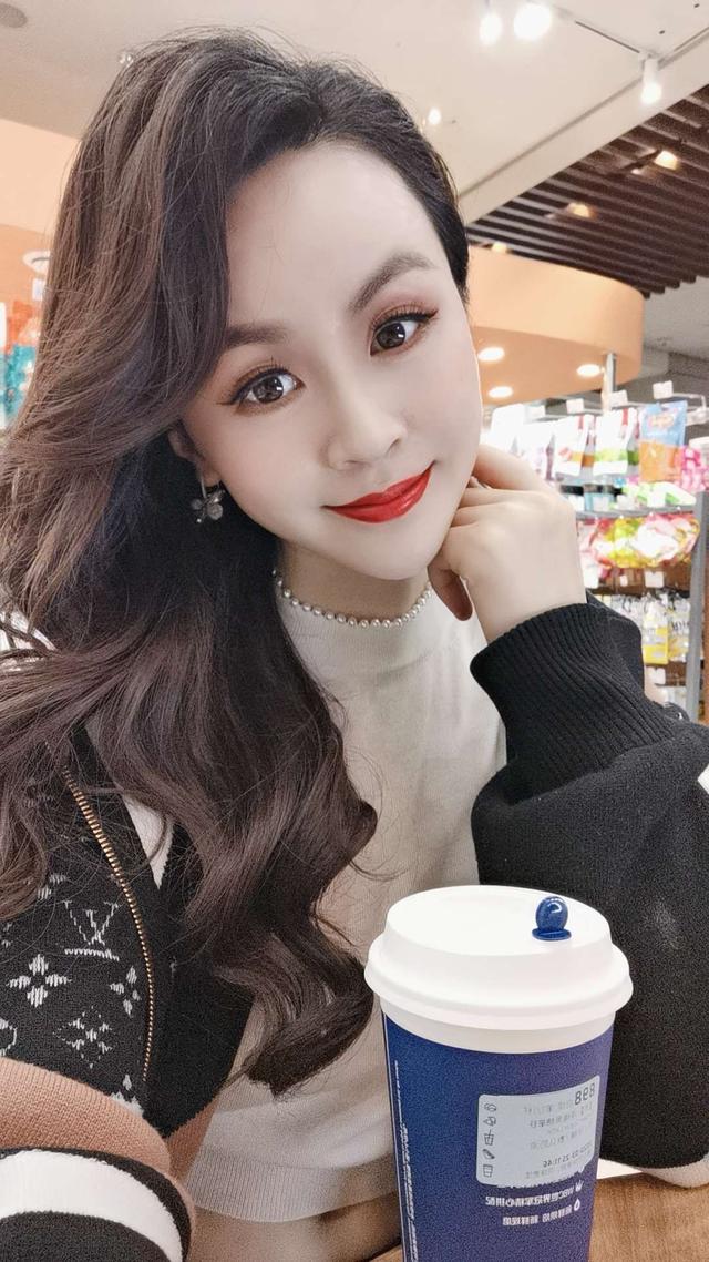 星光大道冠军张馨文在山东电视台录制清明节特别节目