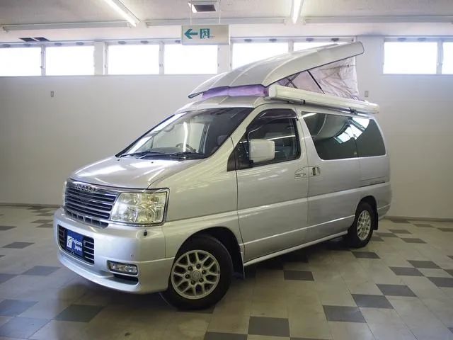 挺少见的日产房车,升顶设计住2人配3.5l发动机,约合人民币20万