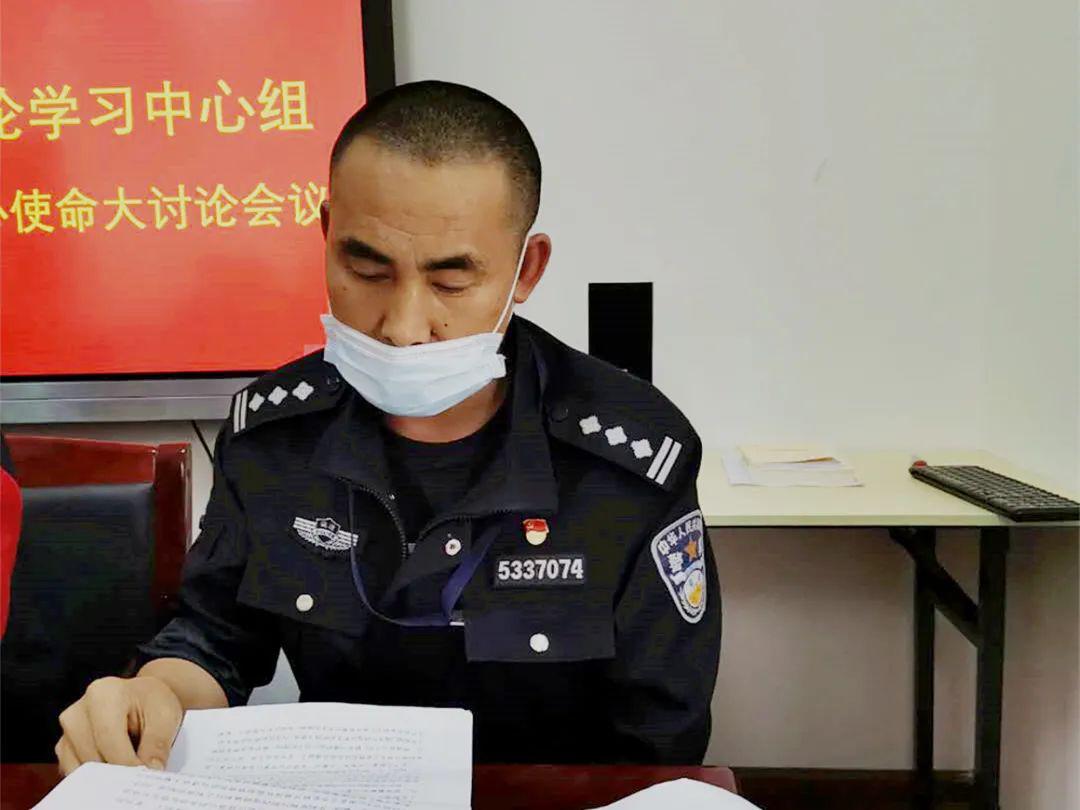 监区长 李万龙一监区党支部书记一监区党支部书记