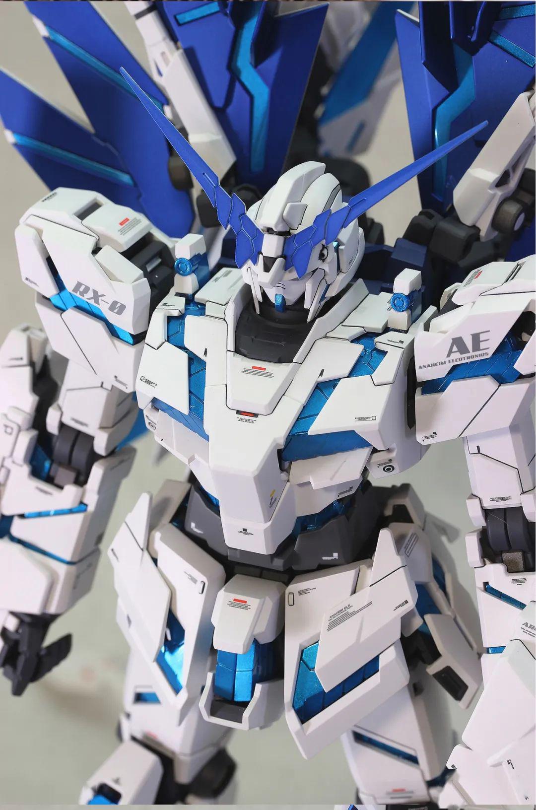 但这个完成之后的金属蓝精神框架的完美独角兽的帅气度确实提升了不少