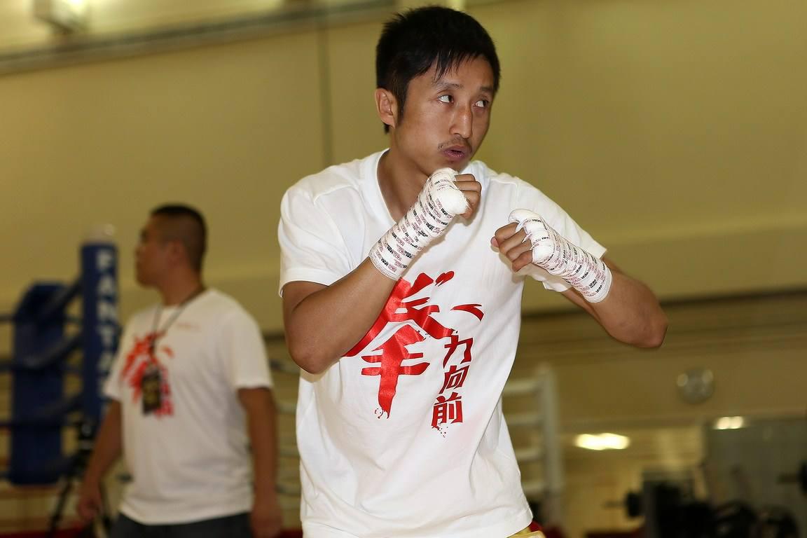 原创家业双丰收的中国拳击第一人奥运冠军在手35岁娇妻更是美煞旁人