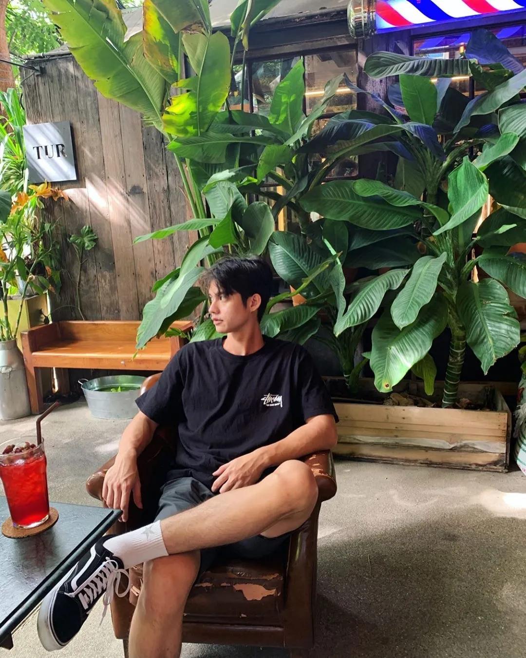 这部豆瓣冲上92分的神剧带着逆天颜值的男主血洗全网