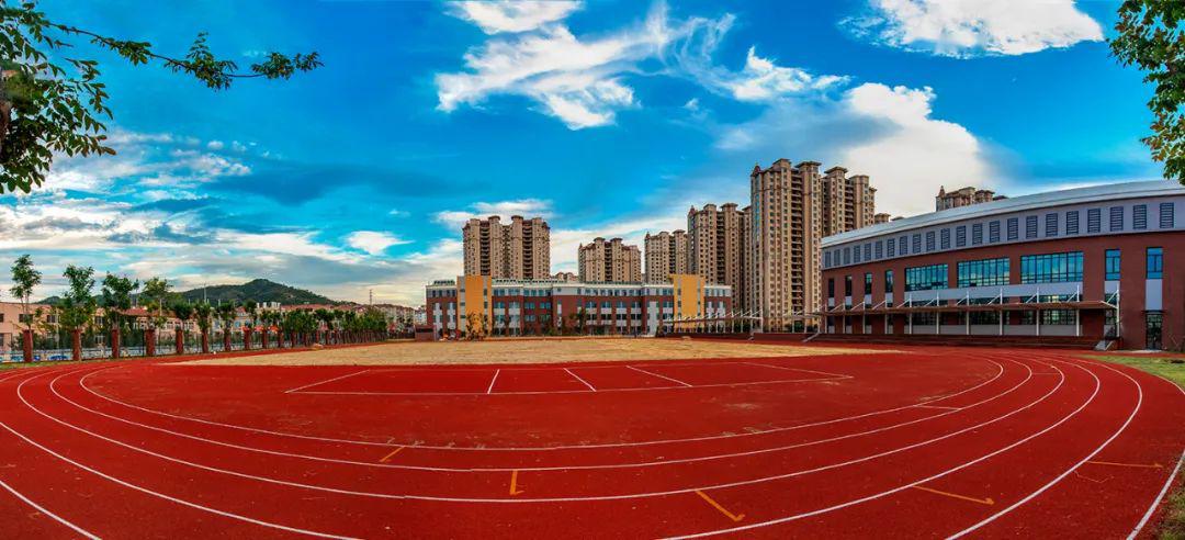 李沧新校抢先看伍青岛大枣园小学恒新理念下的幸福校园