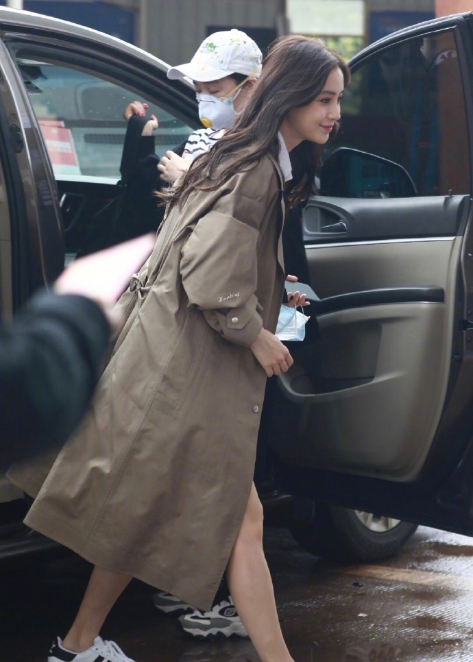 angelababy复工造型吸睛,高糊都挡不住的美貌