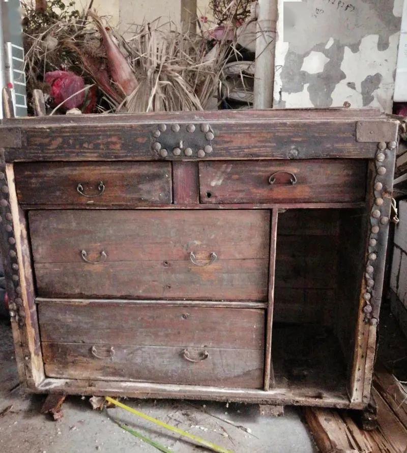 现金存折金银首饰旧柜子夹层塞满10万多财物却被丢弃怎么回事