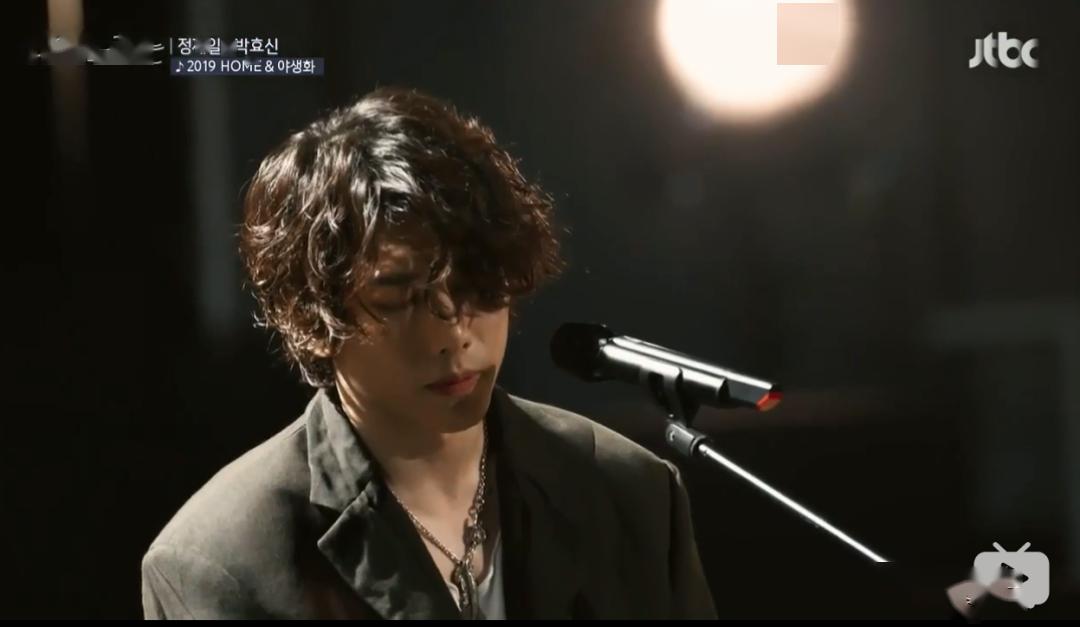 朴孝信iu李笛金高银他们在节目中共同发掘跨时代的优秀歌曲,并进行