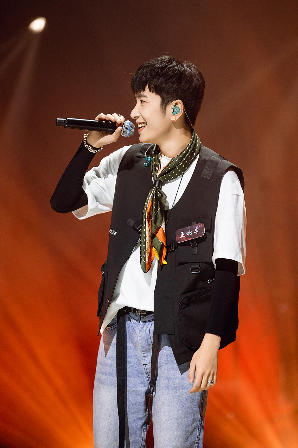 王北车主唱变鼓手表演自己获谢霆锋王俊凯赞赏