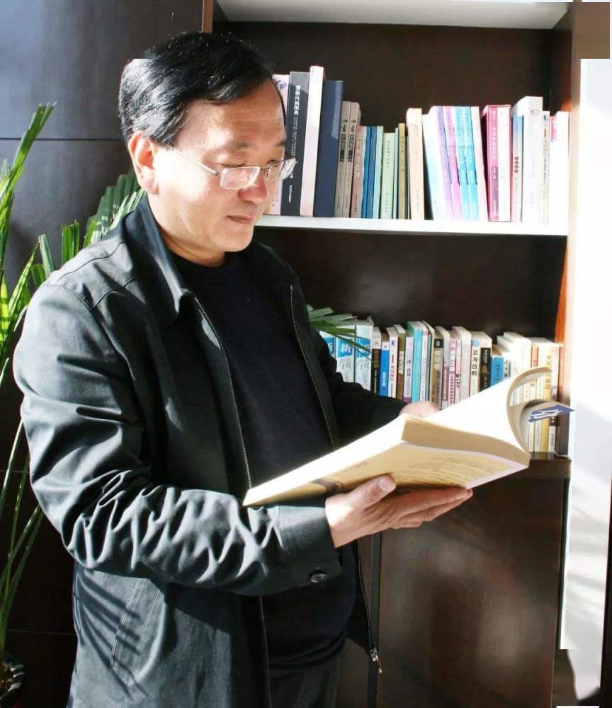 1965 年姚奎章出生于河北衡水,1982 年考入河北化工学院(今河北科技