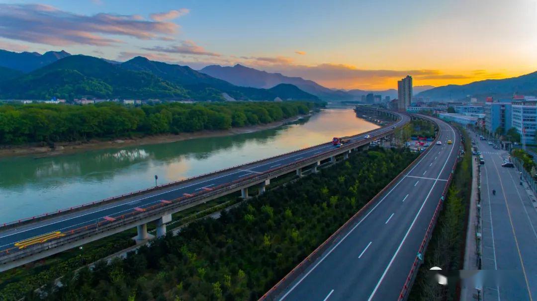 温溪镇是全市工业大镇,辖区企业多,外来人口多,复工复产任务繁重.