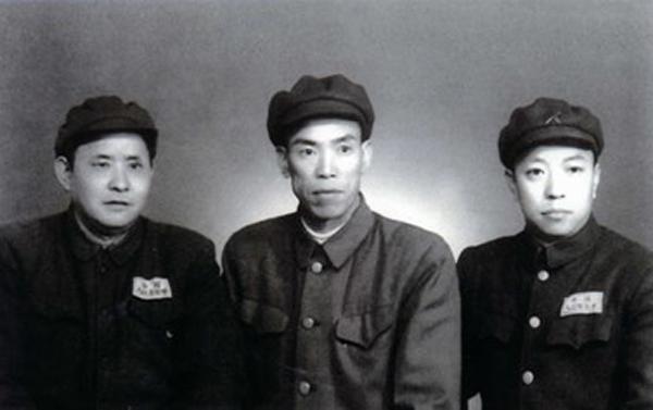 进还是退梁兴初请示林彪回复打不打梁大牙看着办吧