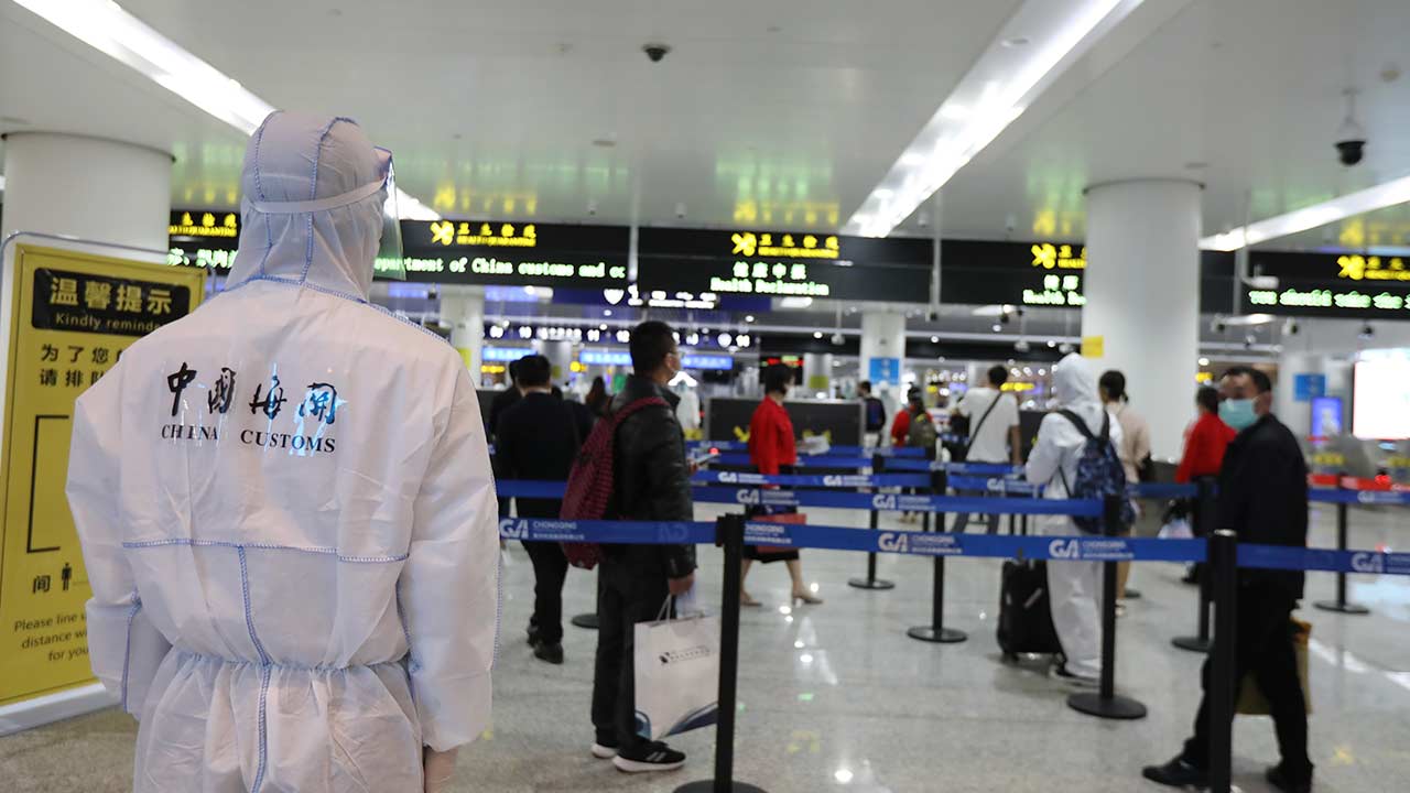 重庆江北机场海关查处首起旅客入境逃避检疫案服用感冒药不如实申报