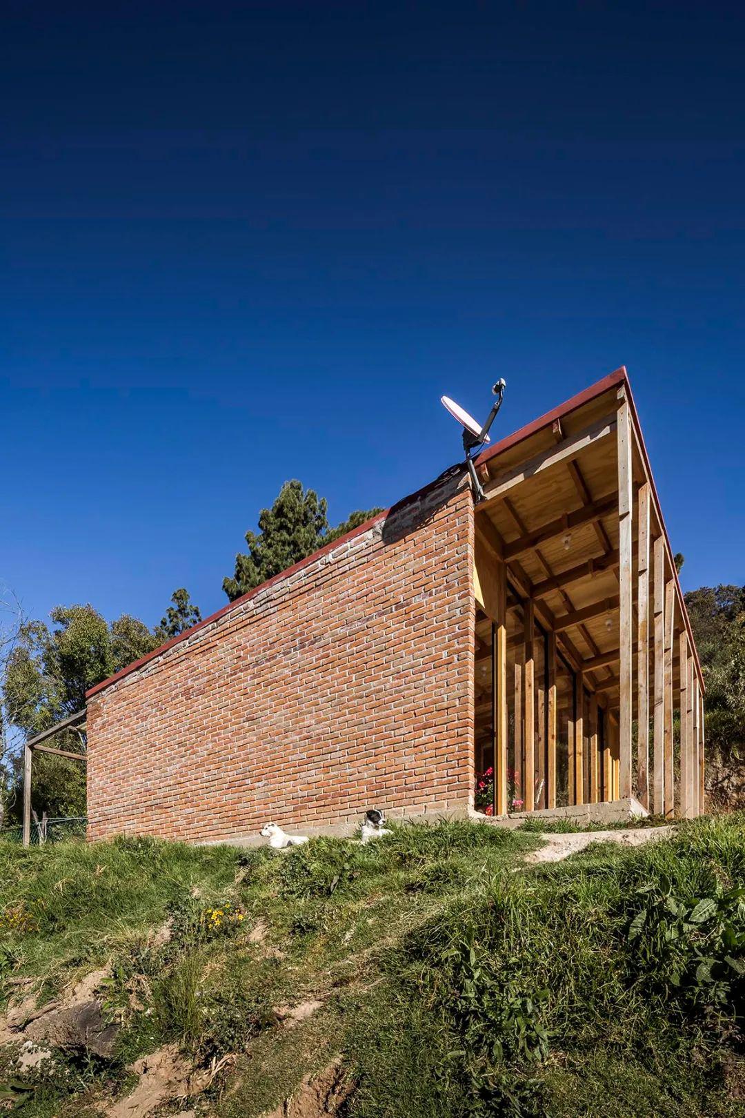 追太阳的房子——墨西哥salazar低成本住宅