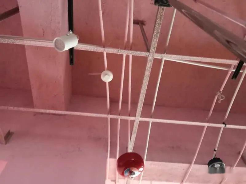 感烟探测器对火灾预警是否及时这与感烟探测器安装距离有很大的关系