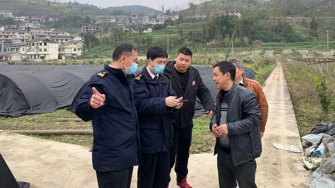 黔江海关深入田间地头办理种植场评审零见面,推行"屏对屏"方式实施