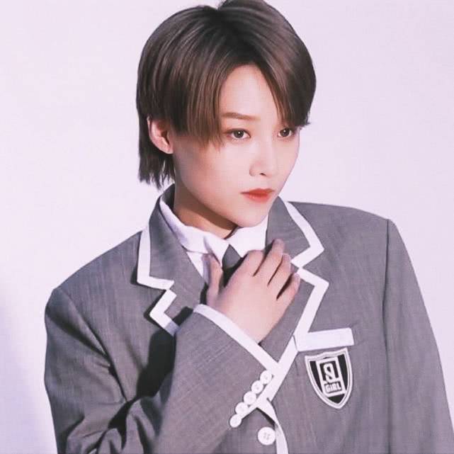 原创青春有你2刘雨昕旧照曝光网友直呼差别不大只是白了瘦了