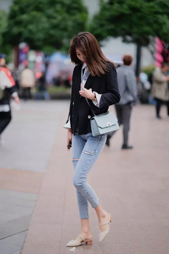 原创高跟鞋搭配短裤简约时尚又魅力