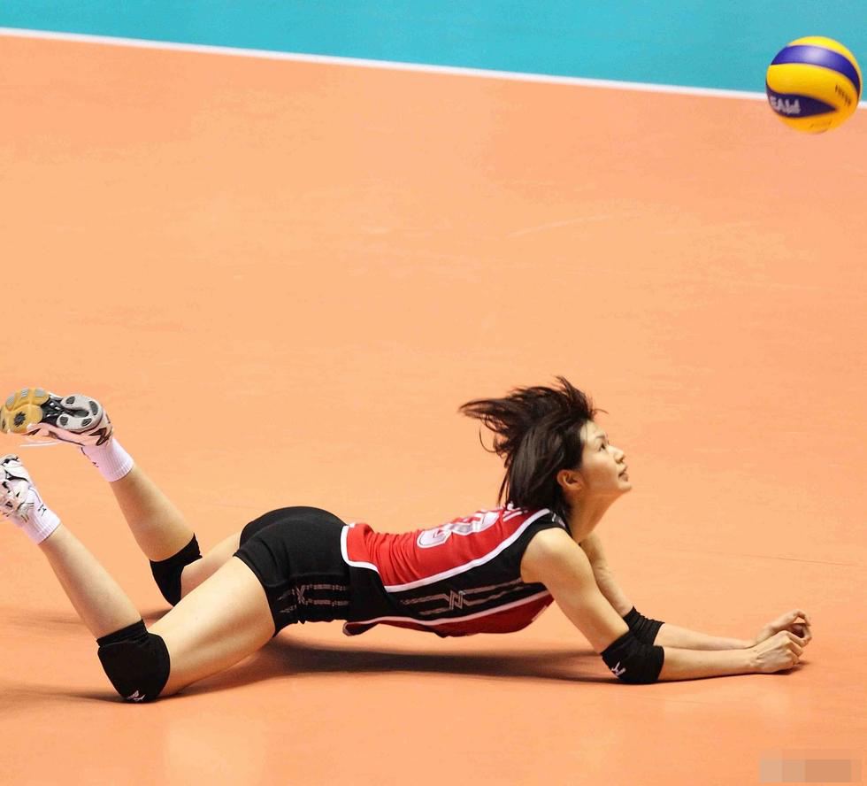 原创世界排坛三大美女中国女排前队长上榜第一位腿长达到120cm