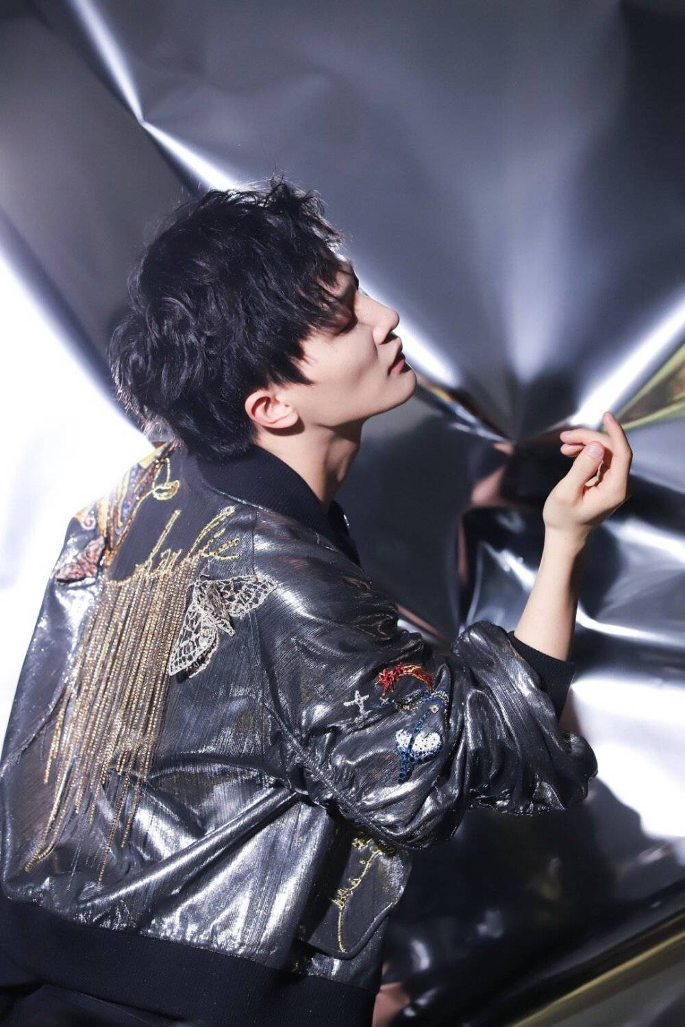 歌手震撼开唱,代表着时代的音乐力量,为乐坛需求发声_周深