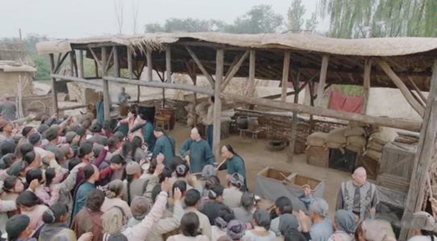 (义赈的粥棚)老百姓当时几乎已经饥饿到极点,而且灾祸还主要是人祸