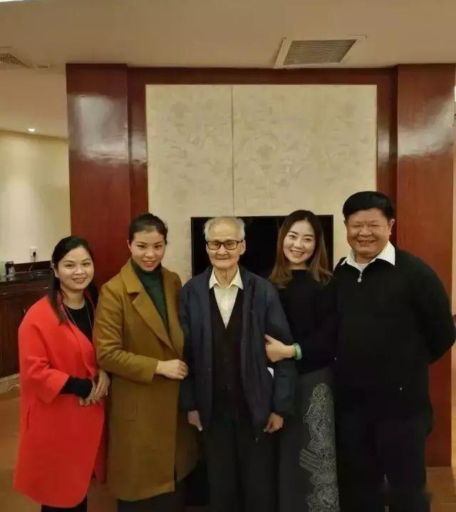 邹家美女歌手——兴兰宗亲歌曲视频(海量图片,看看有没有你的身影)