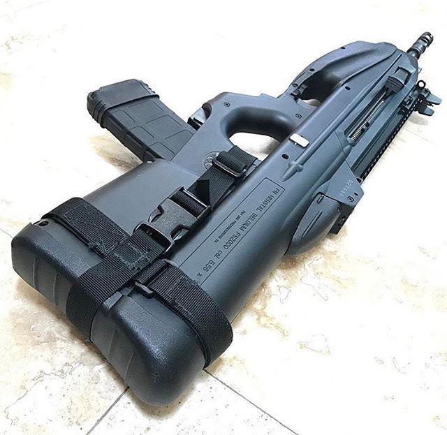 军武世界科幻时尚造型比利时fnf2000突击步枪