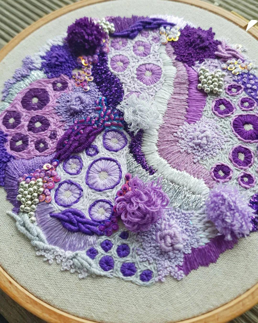 的苔藓amy louise baker(艾米·路易丝·贝克),典型的斜杠青年艺术家