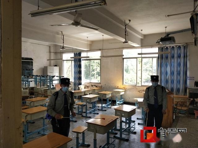 富顺一中高三年级住校生陆续返校开学