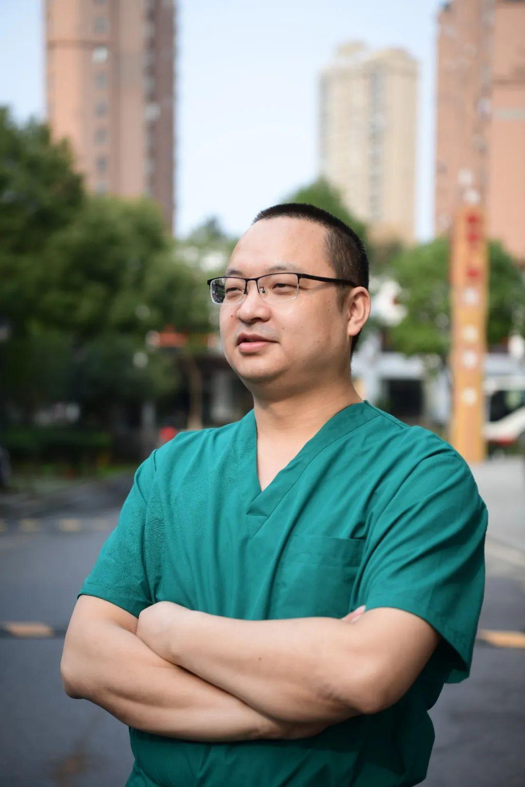 李瑞云我校第三附属医院 急诊科主管护师我坚信我们一定能束缚病魔