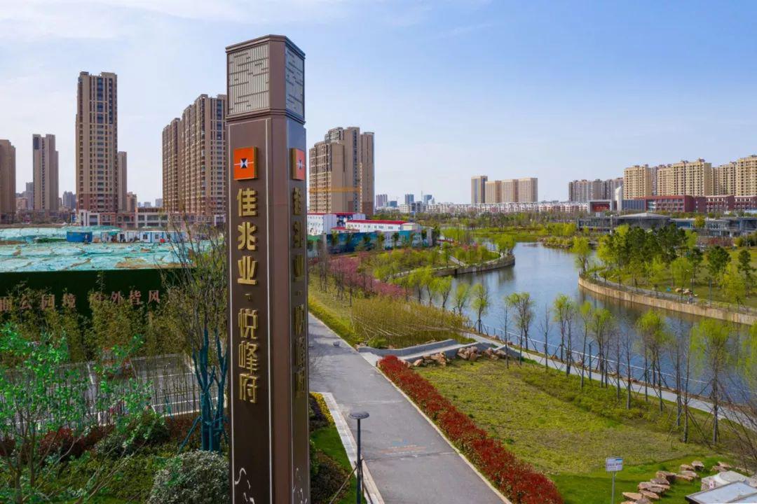 佳兆业悦峰府丨在春天邂逅一场花海
