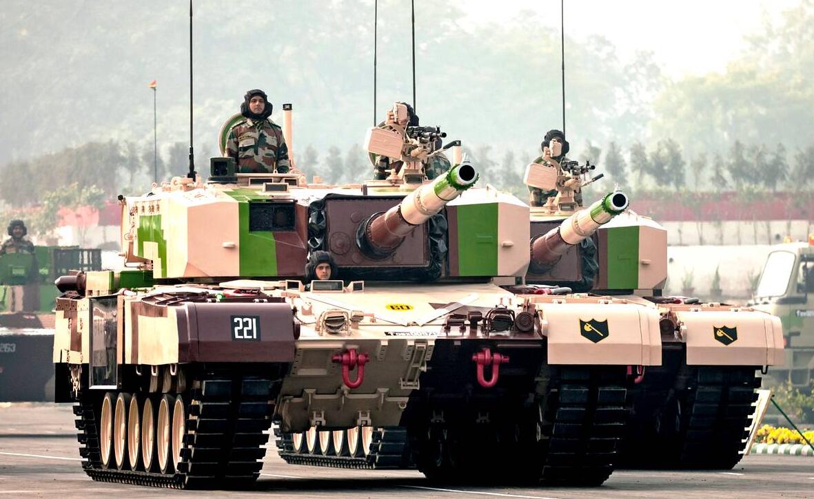 来自该国的消息,印度陆军已签定了采购118辆阿琼mk1-a型这款改进型主