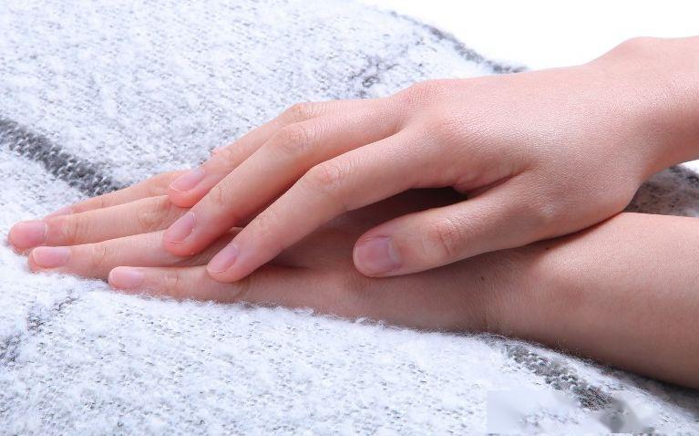 主妇手痕痒难耐患者切忌自行买药