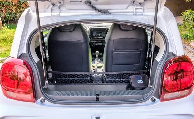 上汽科莱威clever上市,售价5.9999万,nedc续航260km轴距2000mm