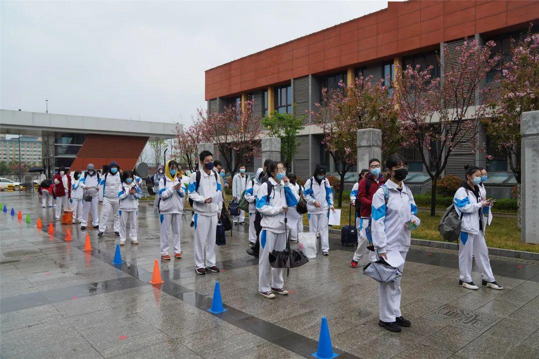 风华苑复课首日西安高新一中沣东中学这样防疫
