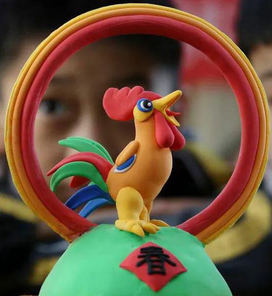 作品欣赏了解民间面塑,欣赏作品并尝试用彩泥做面塑作品.